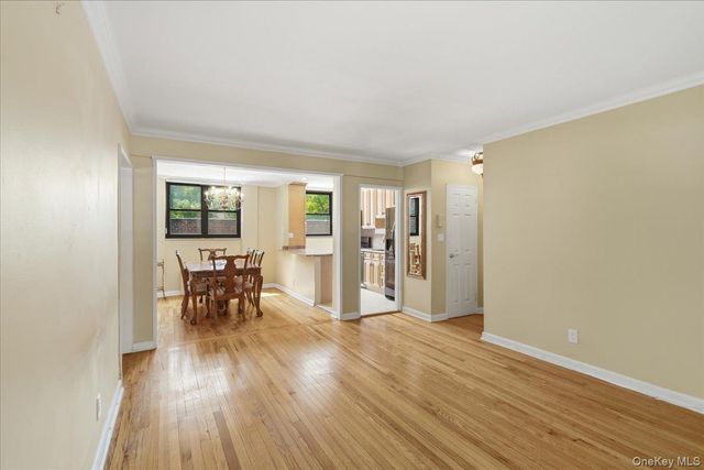 86-22 155th 3L, Howard Beach, NY 11414