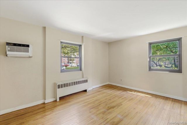 86-22 155th 3L, Howard Beach, NY 11414