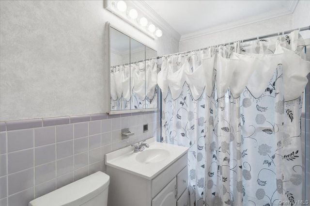 86-22 155th 3L, Howard Beach, NY 11414