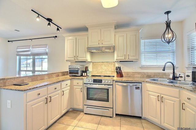 28350 Lake Borgne Dr, Livingston, LA 70754