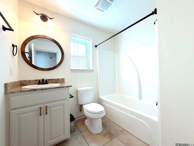 28350 Lake Borgne Dr, Livingston, LA 70754