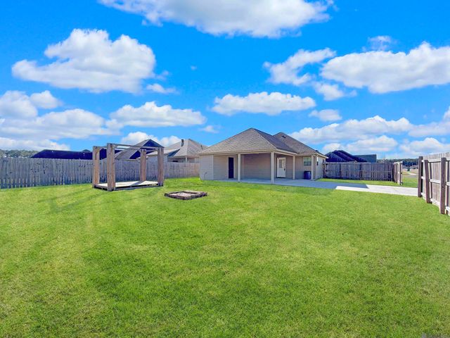 28350 Lake Borgne Dr, Livingston, LA 70754