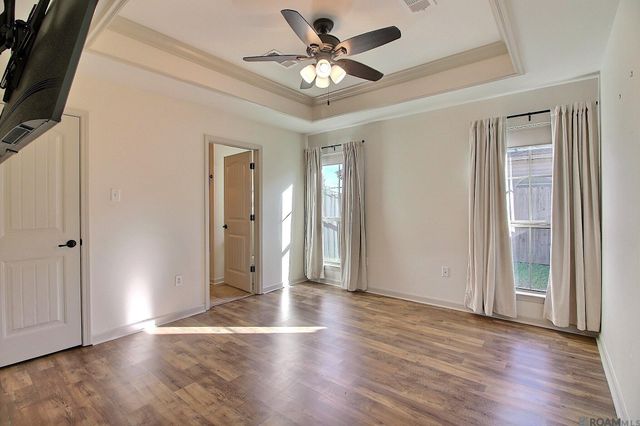 28350 Lake Borgne Dr, Livingston, LA 70754