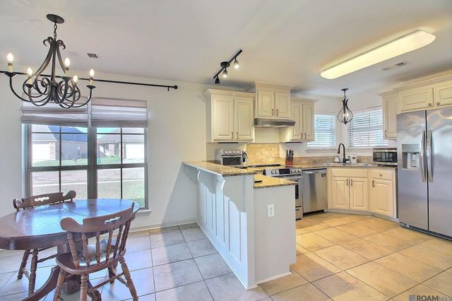 28350 Lake Borgne Dr, Livingston, LA 70754