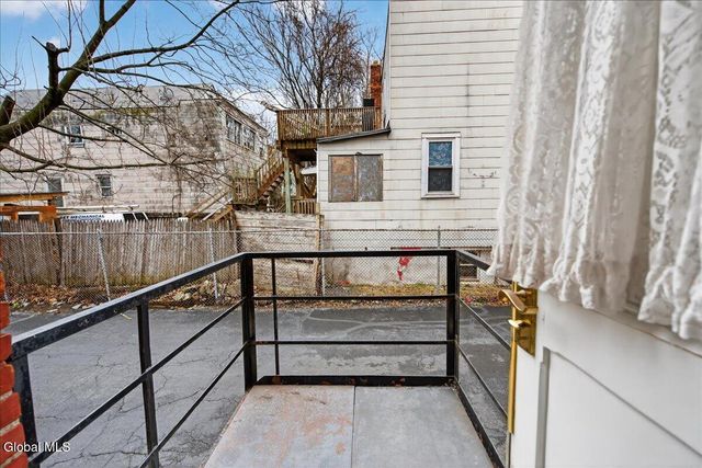 196 Morton Avenue APT 103, Albany, NY 12202