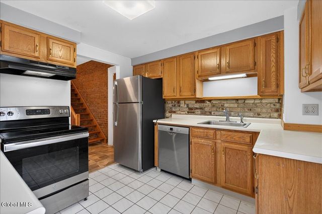 196 Morton Avenue APT 103, Albany, NY 12202