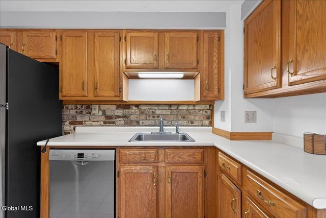 196 Morton Avenue APT 103, Albany, NY 12202