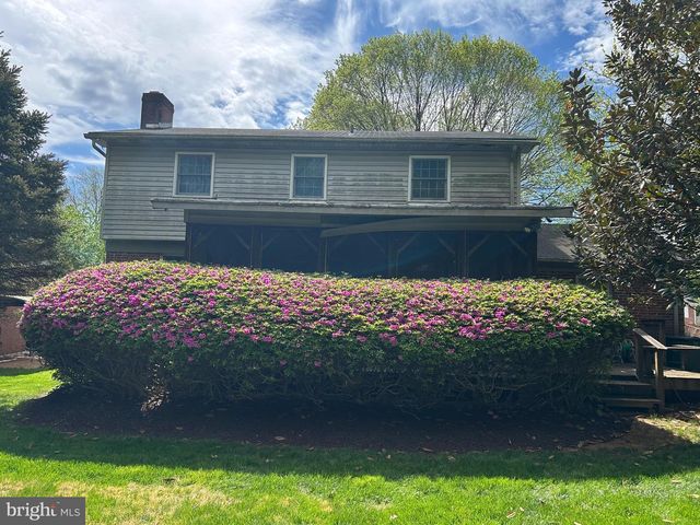 6710 MOLY DR, Falls Church, VA 22046