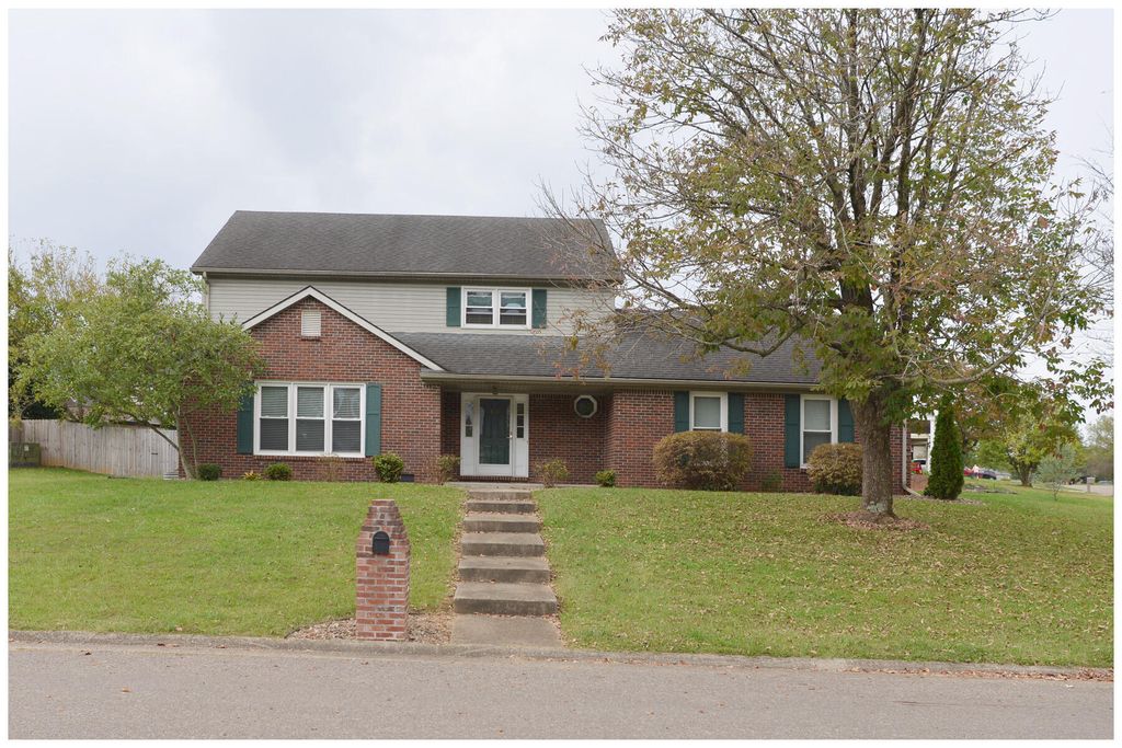 816 Isaac Shelby Circle, Frankfort, KY 40601