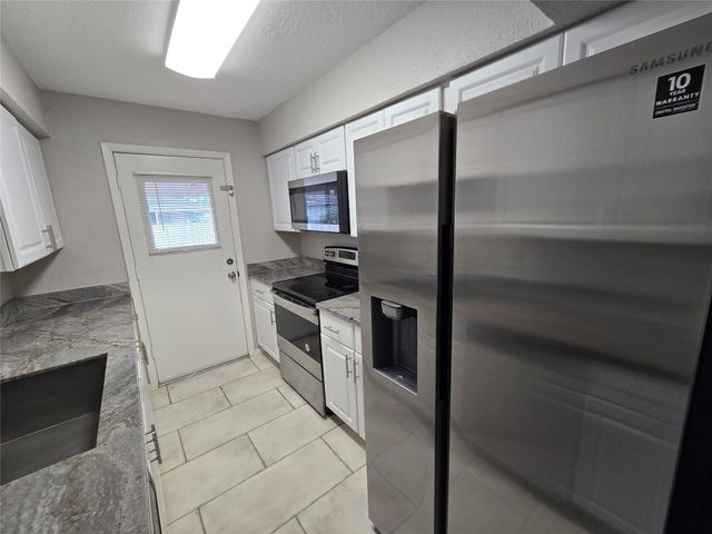 5628 Birchmont Drive D, Houston, TX 77091