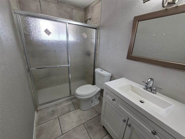 5628 Birchmont Drive D, Houston, TX 77091