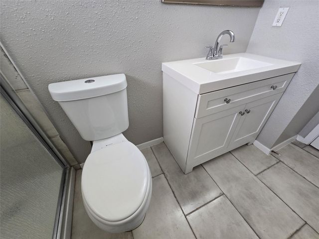 5628 Birchmont Drive D, Houston, TX 77091