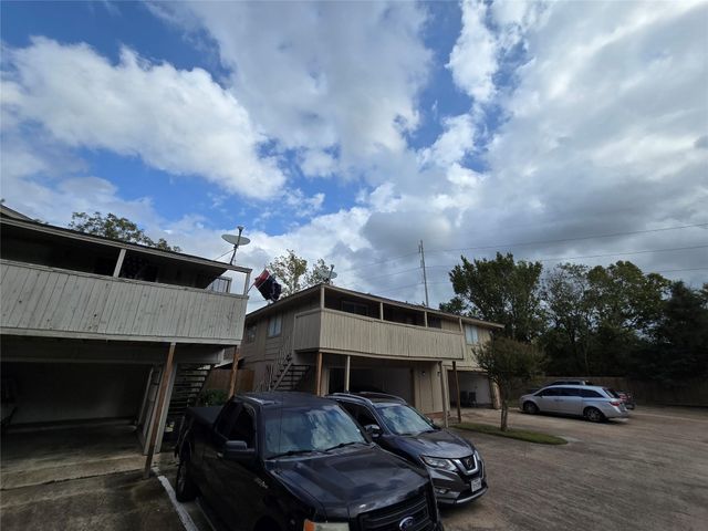 5628 Birchmont Drive D, Houston, TX 77091