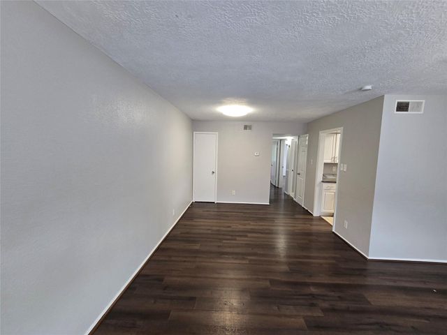 5628 Birchmont Drive D, Houston, TX 77091