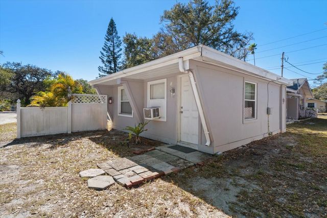 370 3RD STREET NW, Largo, FL 33770