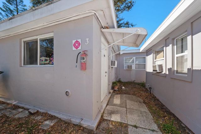 370 3RD STREET NW, Largo, FL 33770