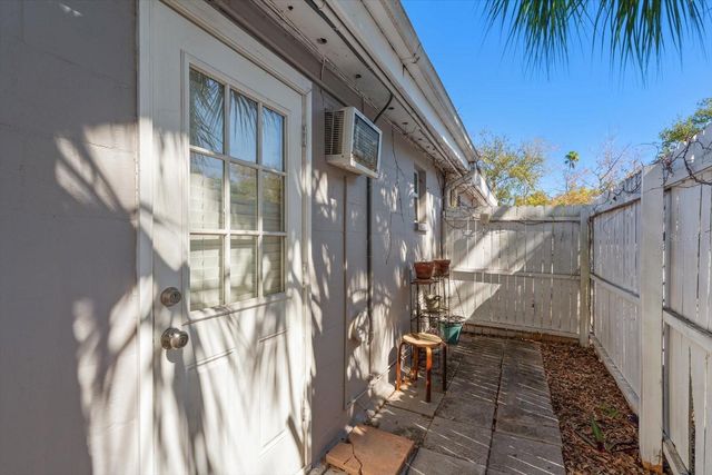 370 3RD STREET NW, Largo, FL 33770