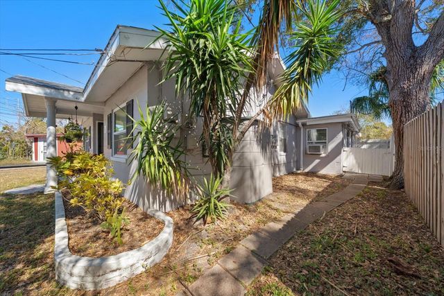 370 3RD STREET NW, Largo, FL 33770