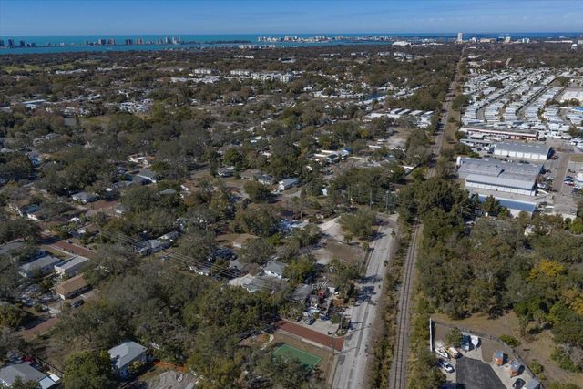 370 3RD STREET NW, Largo, FL 33770