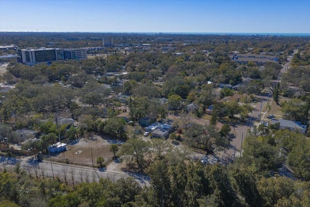 370 3RD STREET NW, Largo, FL 33770