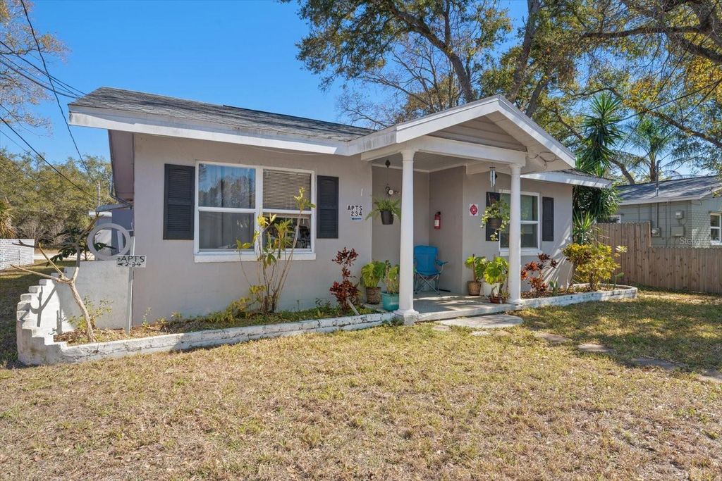 Image 9 of property listing at 370 3RD STREET NW, Largo, FL 33770