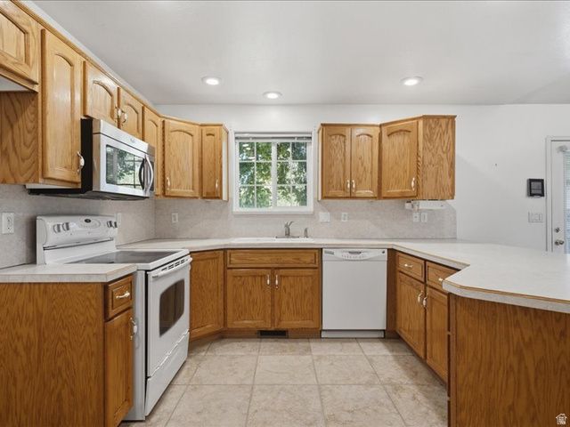 166 HARPER WAY, South Weber, UT 84405