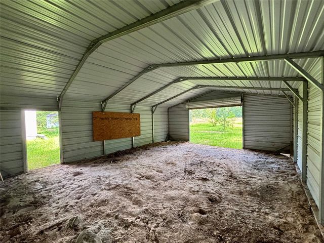425 County Road 370 Road, Splendora, TX 77372