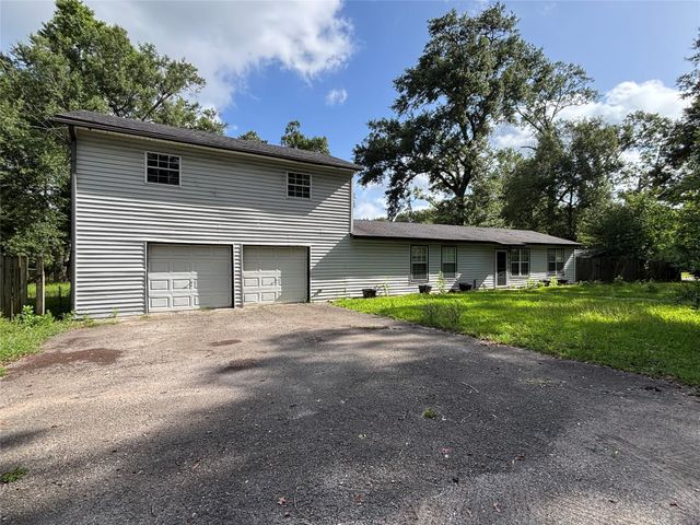 425 County Road 370 Road, Splendora, TX 77372