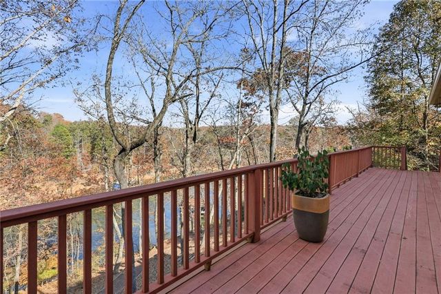 5264 Laurel Circle, Gainesville, GA 30506