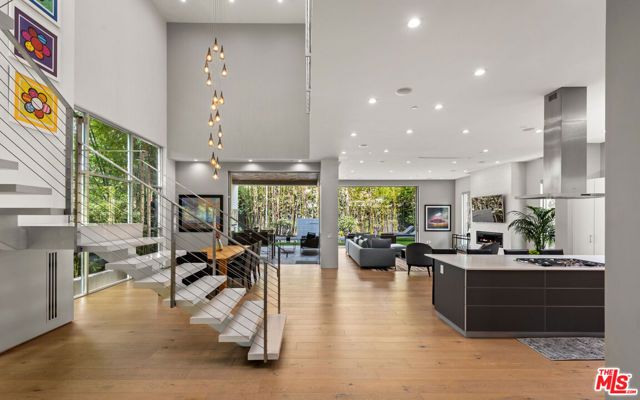 6617 LINDENHURST Avenue, Los Angeles, CA 90048