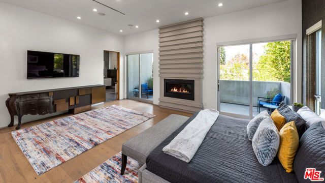 6617 LINDENHURST Avenue, Los Angeles, CA 90048