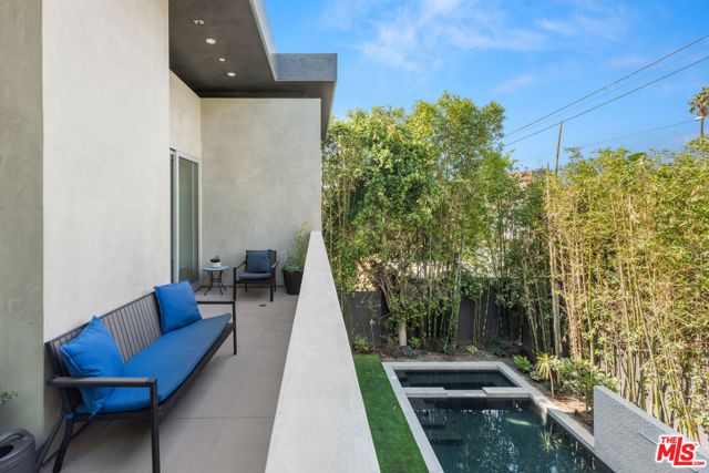 6617 LINDENHURST Avenue, Los Angeles, CA 90048