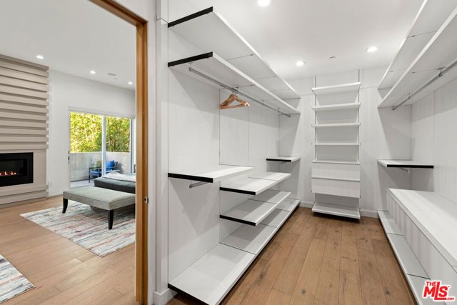 6617 LINDENHURST Avenue, Los Angeles, CA 90048