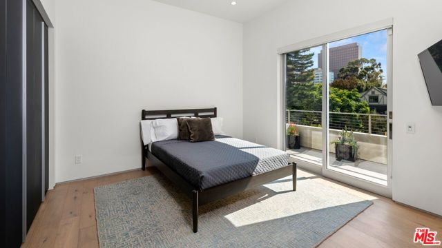 6617 LINDENHURST Avenue, Los Angeles, CA 90048
