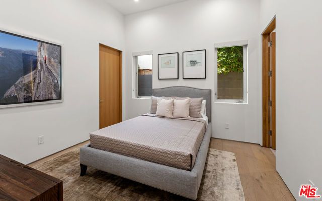 6617 LINDENHURST Avenue, Los Angeles, CA 90048