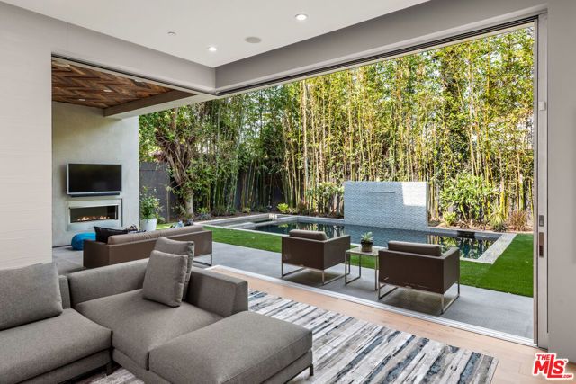 6617 LINDENHURST Avenue, Los Angeles, CA 90048