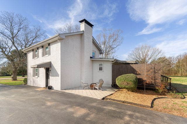 9576 Mullens Rd, Arrington, TN 37014