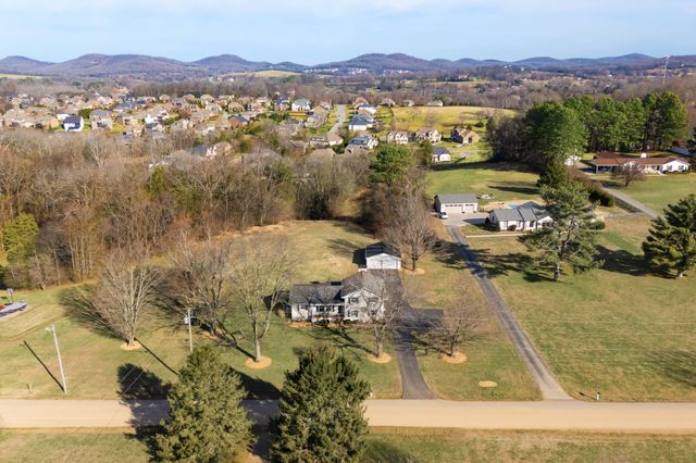 9576 Mullens Rd, Arrington, TN 37014