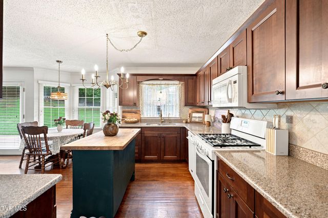 1021 Timberidge Trail, Kingsport, TN 37660