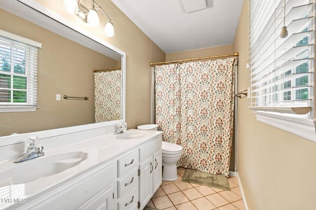 1021 Timberidge Trail, Kingsport, TN 37660
