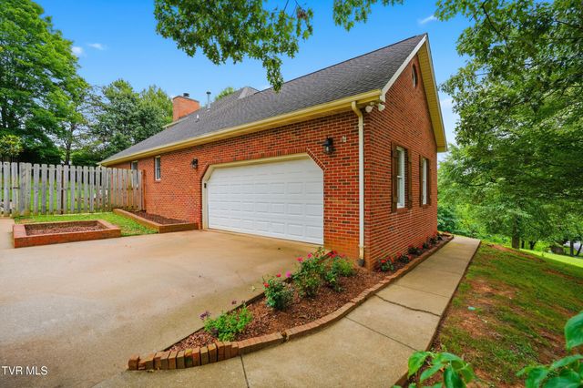 1021 Timberidge Trail, Kingsport, TN 37660