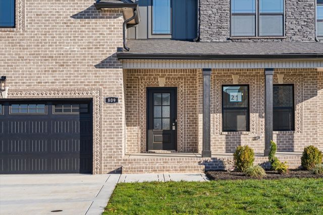 809 Willowicke Dr, Clarksville, TN 37043
