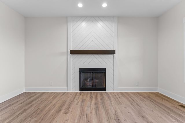 809 Willowicke Dr, Clarksville, TN 37043