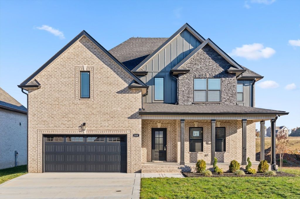 809 Willowicke Dr, Clarksville, TN 37043