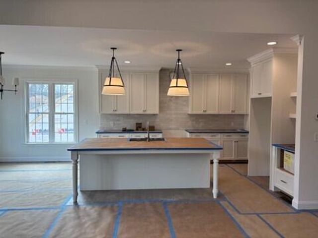 1019 Wilton Park DR, Roanoke, VA 24014