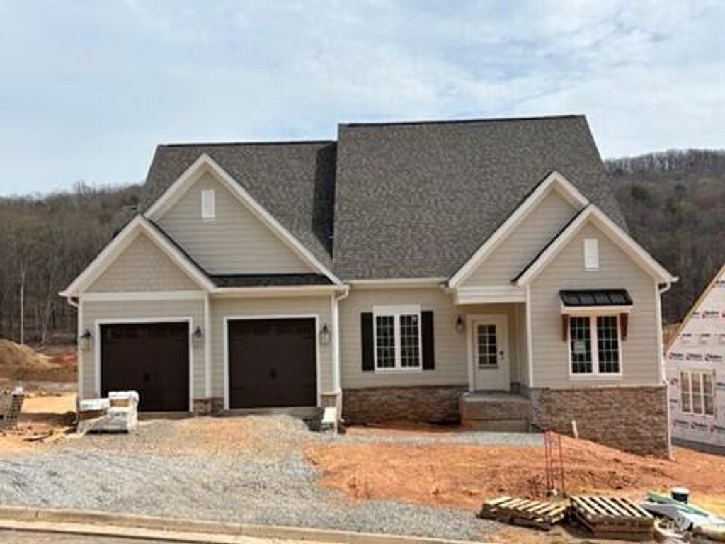 1019 Wilton Park DR, Roanoke, VA 24014