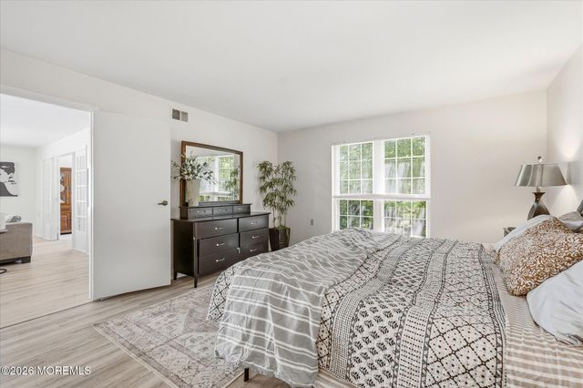 575A Sheffield Drive, Manchester, NJ 08759