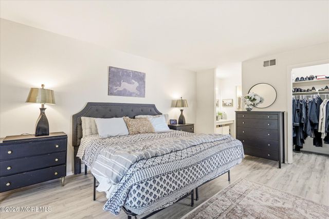 575A Sheffield Drive, Manchester, NJ 08759