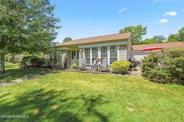 575A Sheffield Drive, Manchester, NJ 08759