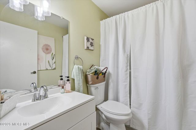 575A Sheffield Drive, Manchester, NJ 08759